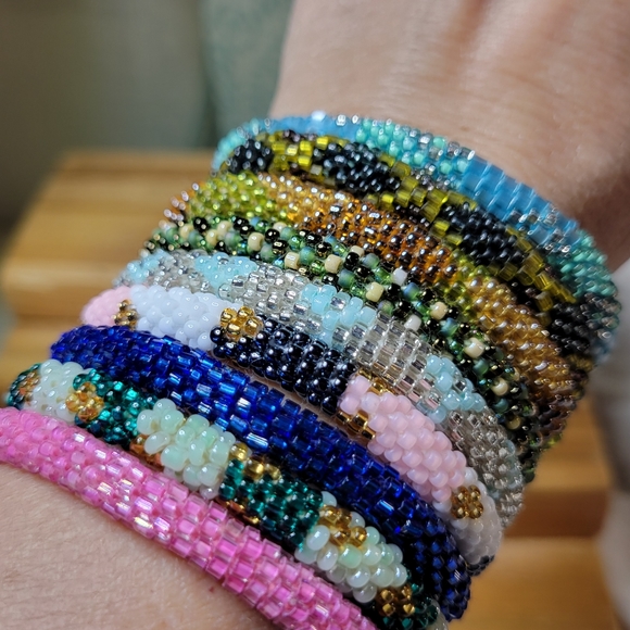 Set of 9 Seed Bead Roll On Bracelets Wholesale Jewelry Lot Handmade - Picture 1 of 15